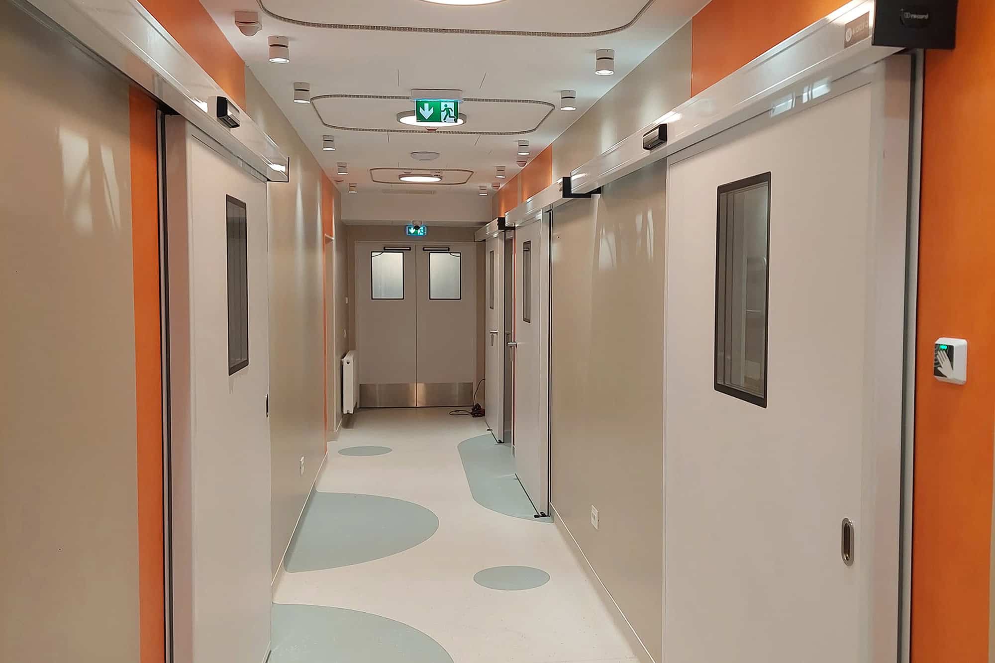 Uși de spital automate culisante Tormed AUT, KADRA, produse