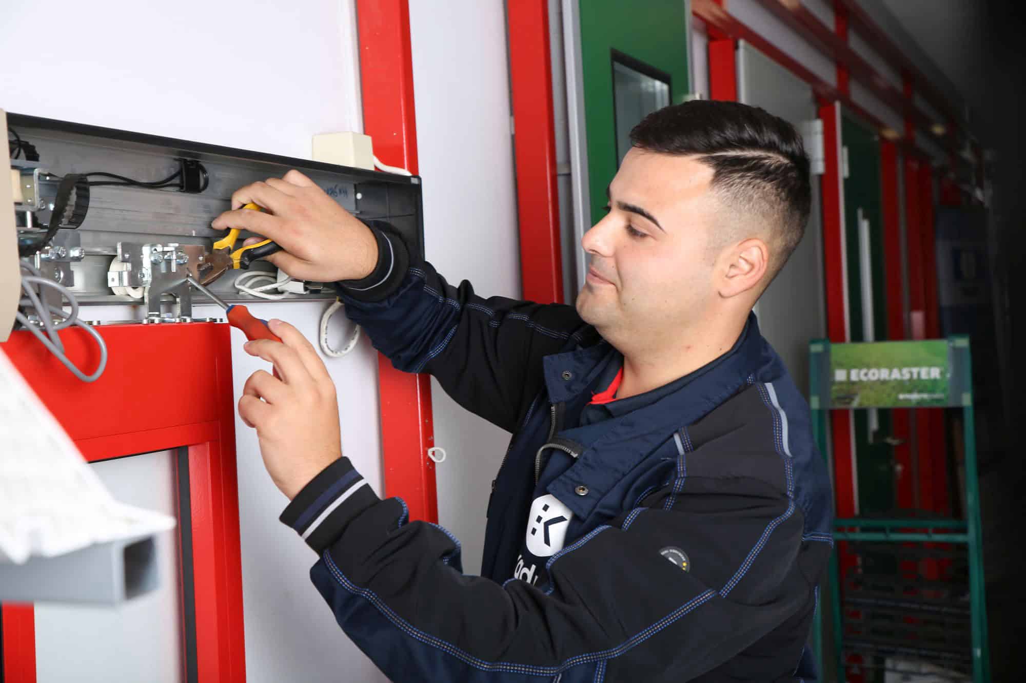 Service și mentenanță de calitate pentru o viață lungă a ușilor automate