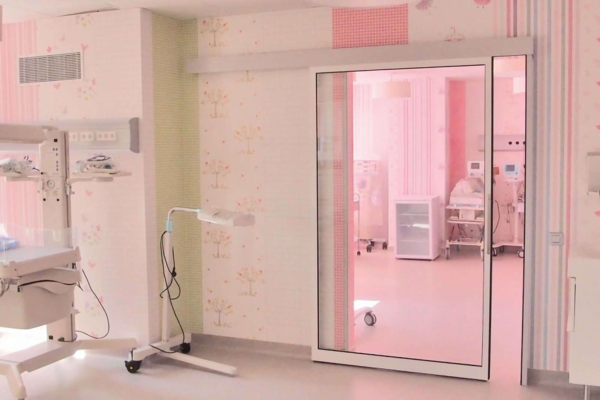 Maternitatea Regina Maria București a primit 350 de uși medicale
