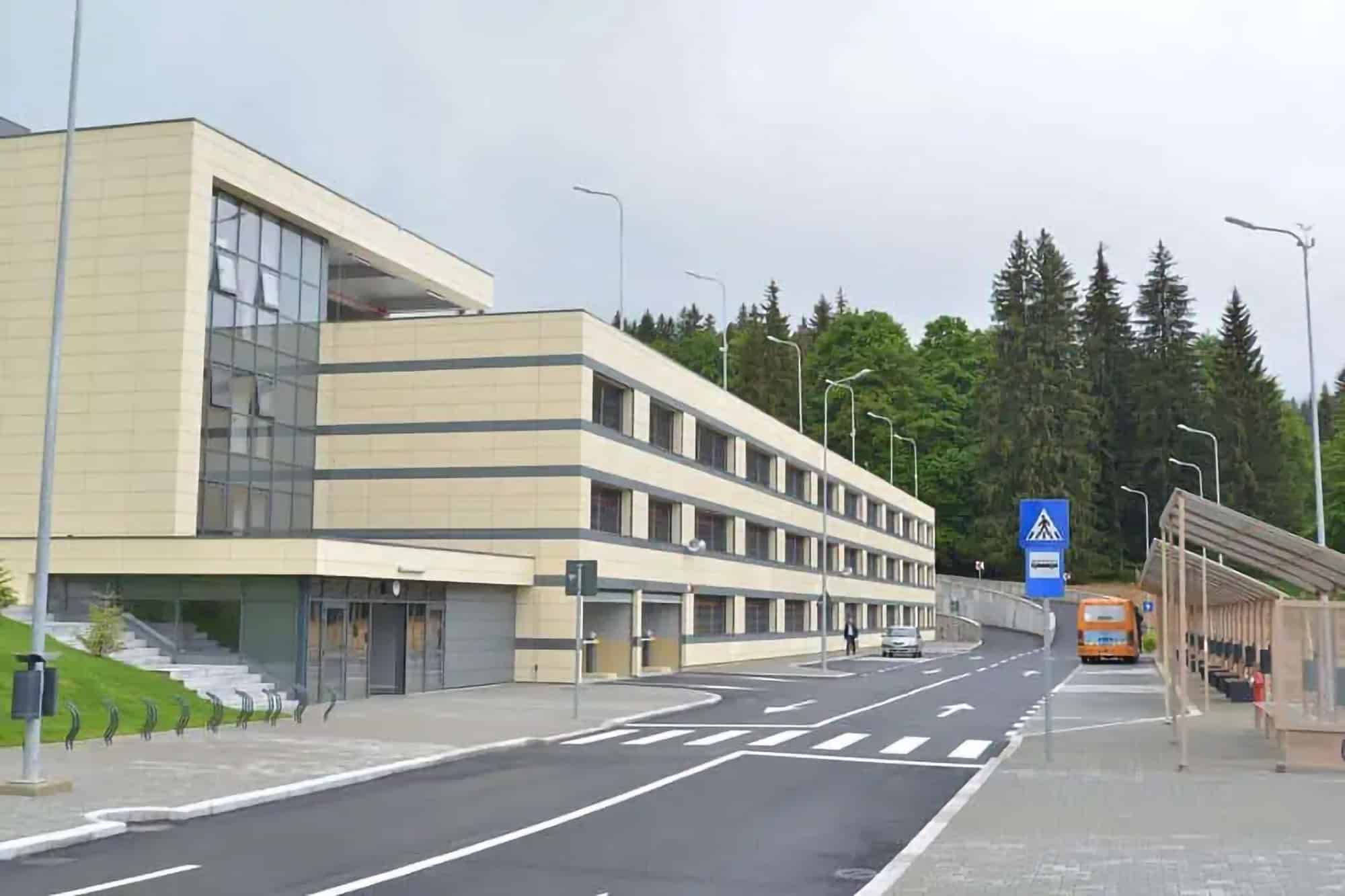 Parcare la standarde europene în Poiana Brașov