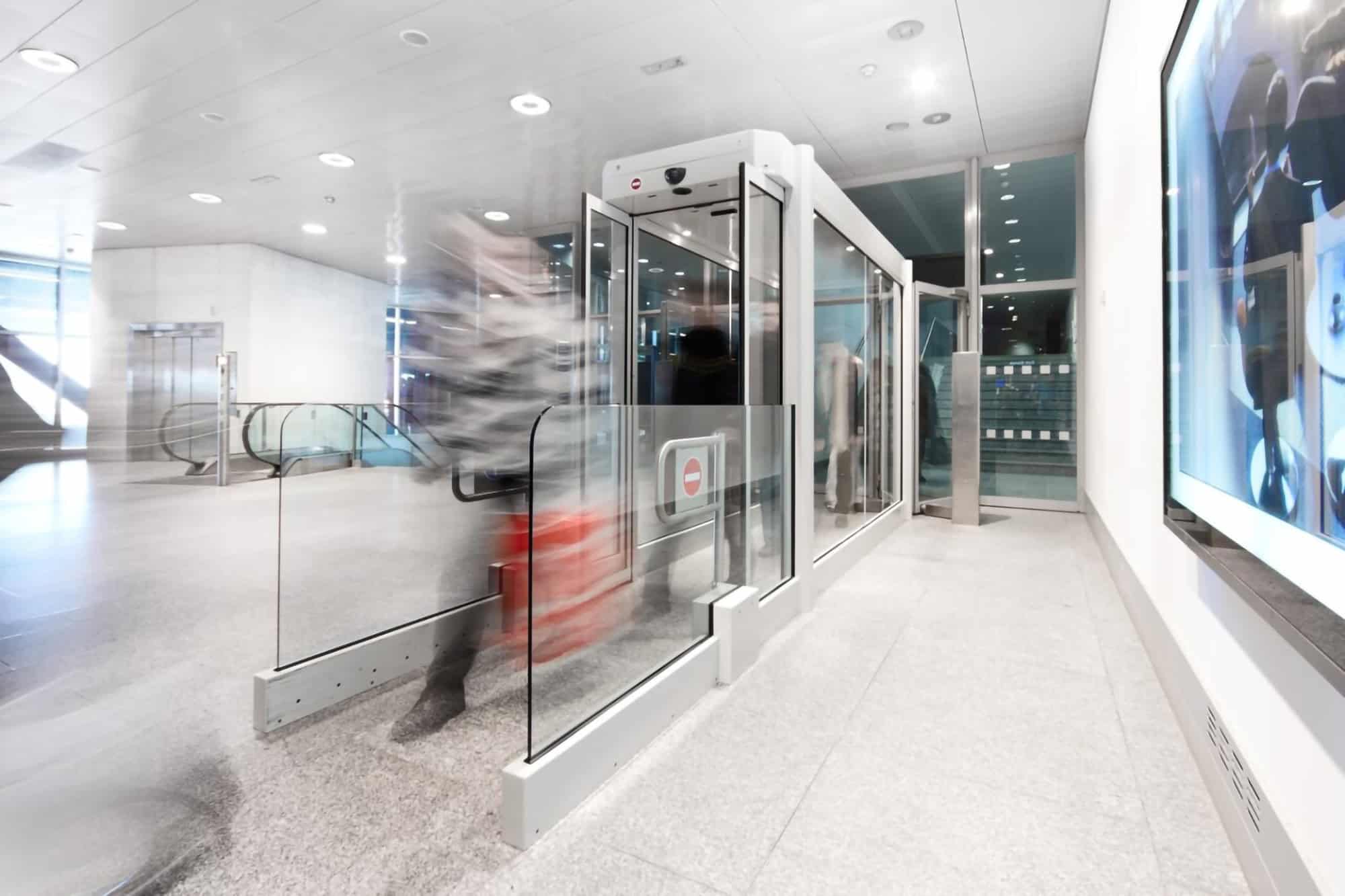 Uși Flip-Flow pentru aeroporturi