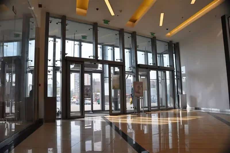Vivo Plaza Baia Mare – uși automate pentru centre comerciale